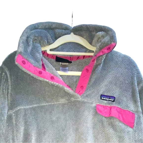 SALE 💝 
Patagonia Gray and Pink Teddy Jacket sweater women’s XL - Picture 2 of 14